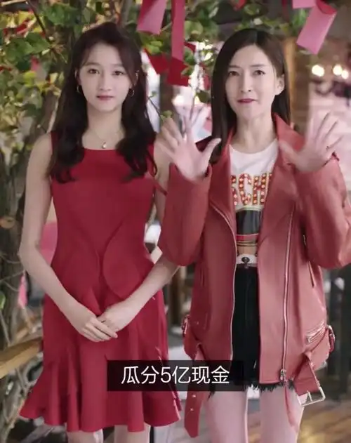 与江疏影同框,昔日小黑炭关晓彤居然白到发光,这神仙操作一定要学!