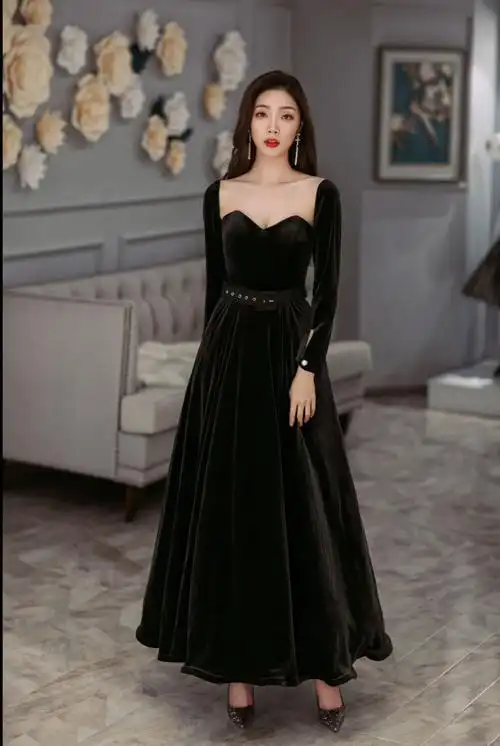 黑色优雅晚礼服