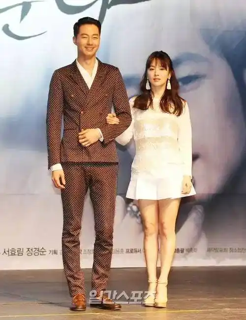 156cm就应该配186cm,身高差越大才越幸福!