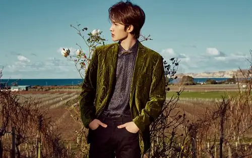 朱正廷英伦风帅气桌面壁纸高清大图预览1920x1200_大陆明星下载_美桌