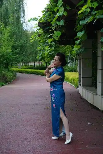 旗袍女儿情 - 美篇