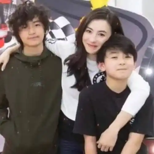 曝43岁张柏芝怀4胎,目前正停工休养,曾放话说要想生女儿_孩子_谢霆锋