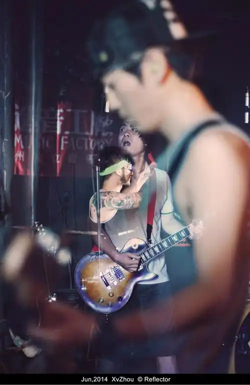 如何给一个摇滚乐队拍宣传照?