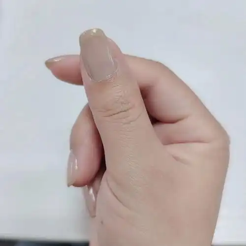 指甲长这么长不容易