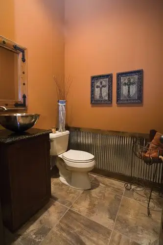 现代别墅棕色墙壁卫生间装修效果图