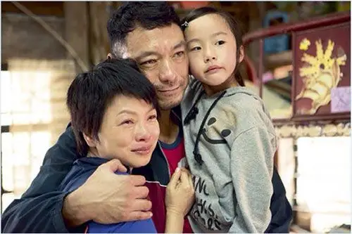 曝可爱的你片场花絮照杨千嬅刘玉翠亲密无间