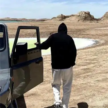 男生头像频道提供更多与大气,干净,成熟,稳重相关的头像图片挑选下载