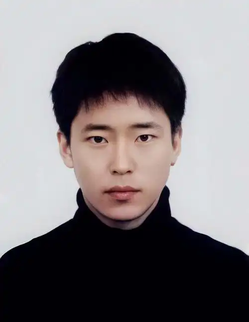 🐷🐷证件照也好帅🥺