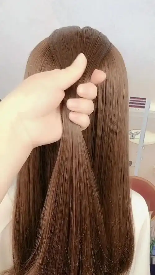 半扎丸子头编发造型,洋气又淑女