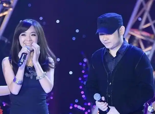 云朵被刀郎养了整整10年,上「我是歌手」公开踢馆,为师父一雪前耻