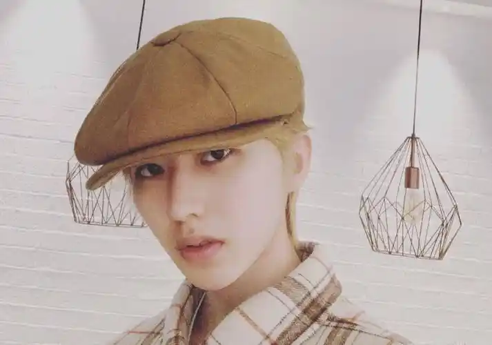 原创蔡徐坤被青你女练习生表白称蔡pd有神秘吸引力他却害羞到低头