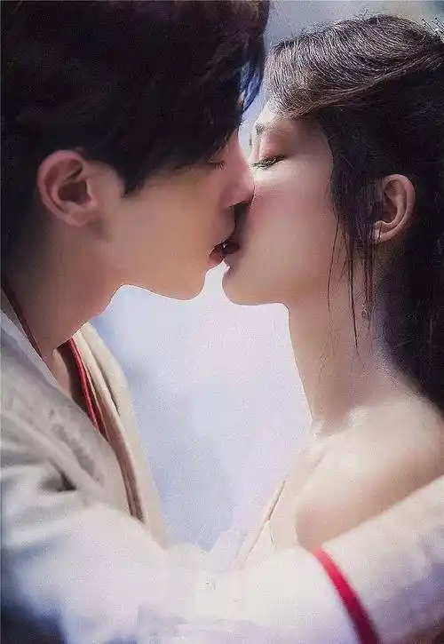 杨紫邓伦新剧《香沉蜜蜜烬如霜》开播,会成为三生的翻版吗?