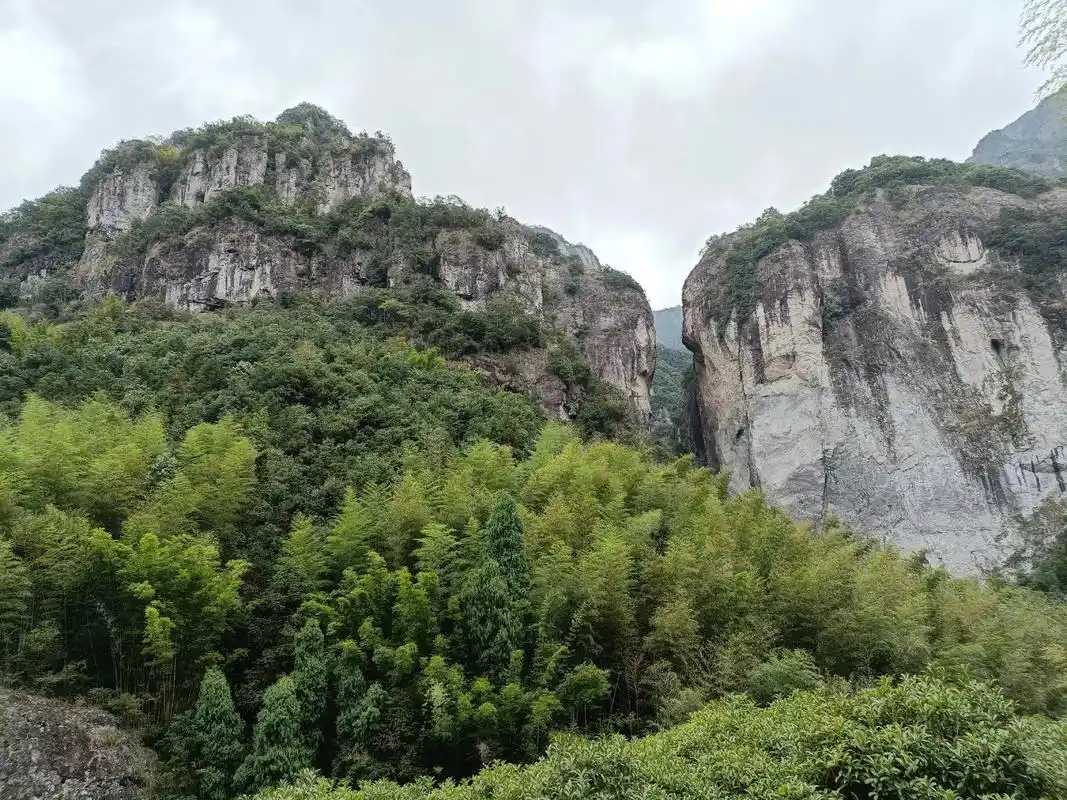 温州乐清北雁荡山,景点众多,显胜门当然不算显 - 抖音