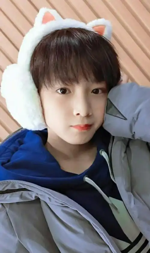 那些年修勾戴过的头套 可爱晕了@时代少年团-刘耀文#刘耀文 十八迎焰