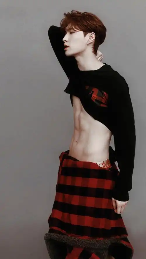 "这俩人能处,撩人是真的撩腹肌.