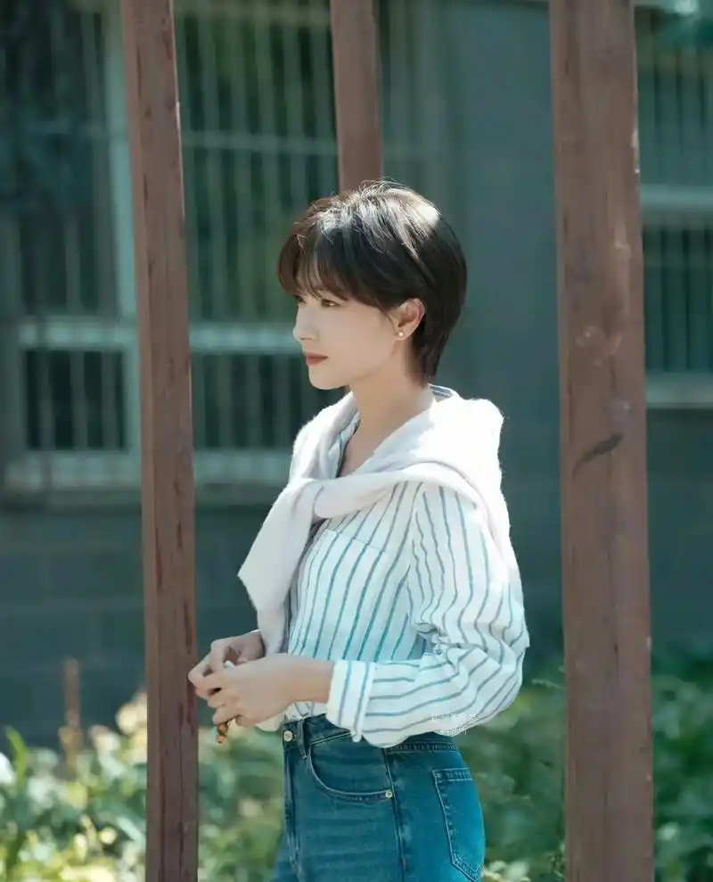 万茜同款挂耳短发.有一种气质叫做万茜短发,精致干练,独立自信 - 抖音