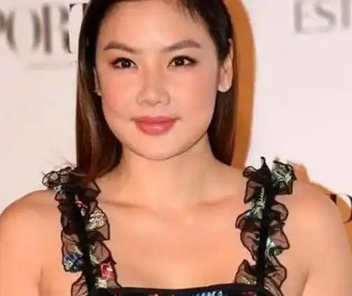 她28岁嫁四大天王之一,4年榨干丈夫7亿家产,现胖成球_黎明_乐基儿