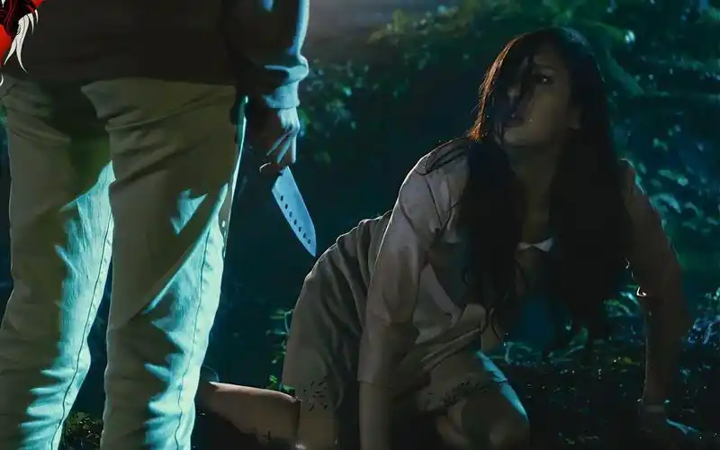 【胆小鬼】岛国经典悬疑电影,年轻美女遭人杀后焚尸,背后竟牵扯出三角