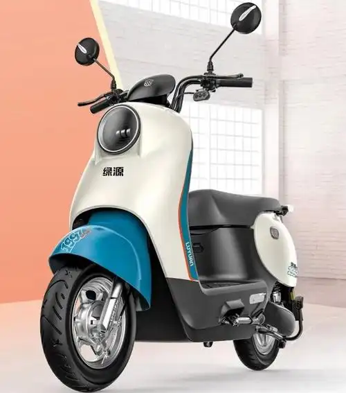 用车厂家纷纷推出新款的电动车,比如今天为大家分享的这一款绿源 moda