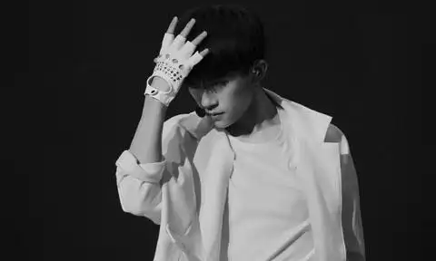 易烊千玺中枪舞教学