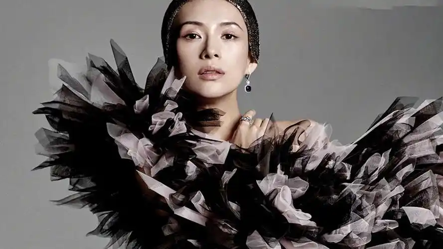 来一波章子怡最新时尚封面写真,大陆明星-回车桌面