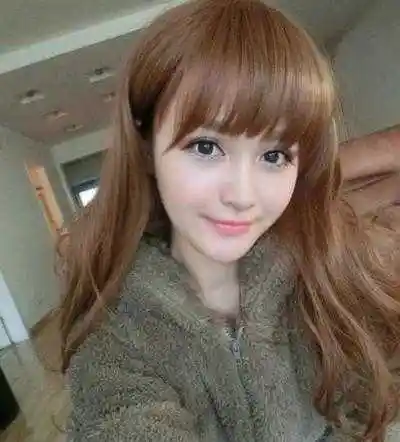 女生最爱的恬静长发刘海发型图片