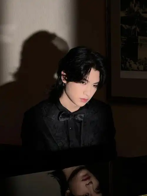 黄明昊长发狼尾