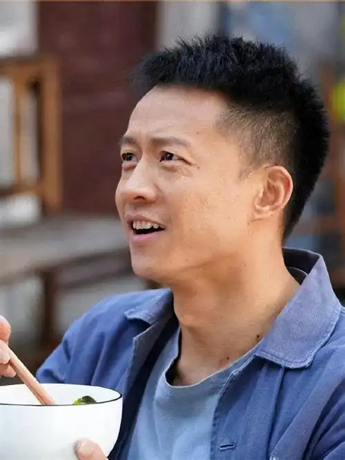 唐曾这个躺赢的人生,本来就老实窝囊,本来还有疼老婆的好特质,最后全