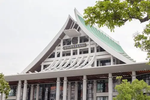 游客为了一睹厦大的芳容"各出奇招",厦大表示:自己很受伤_厦门