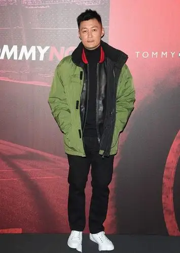 余文乐米兰看秀型男胖成土肥圆,实力认证岁月饶过谁?