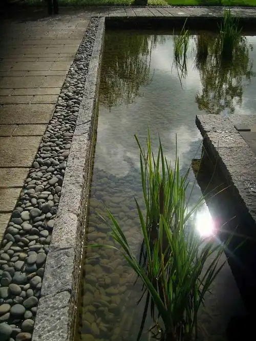 中式风格景观水池驳岸做法