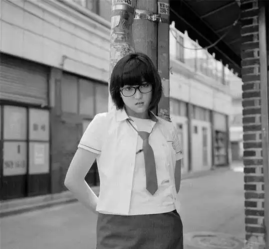 镜头下90年代韩国街头女性: 整容未流行前的韩国女人长这样子