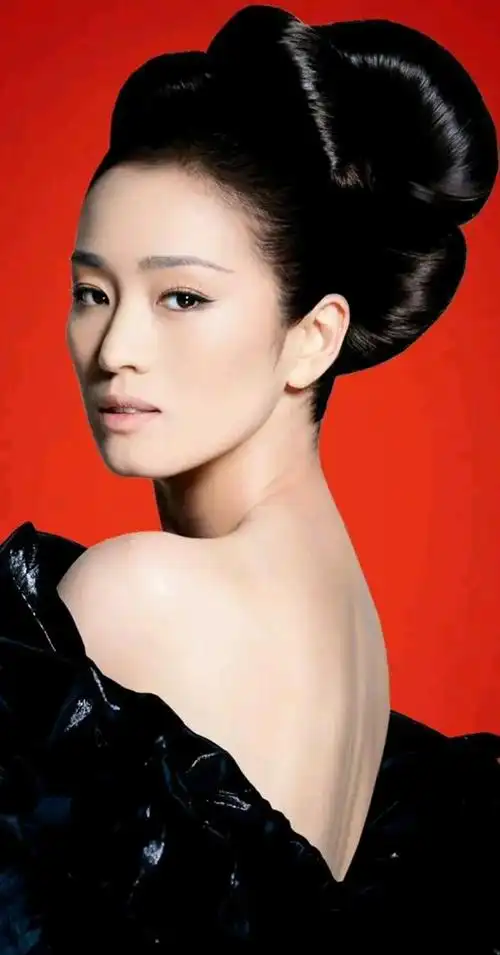 巩俐性感高清写真气场强大身材傲人让人移不开眼睛