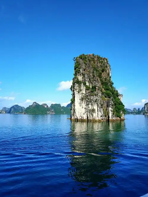 排名世界第二的世界奇观下龙湾风景秀丽美如画[强][强][强](手机随拍)