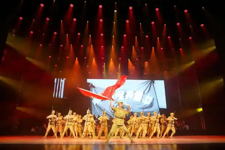 原创大型舞台思政剧辽宁之歌恢弘上演