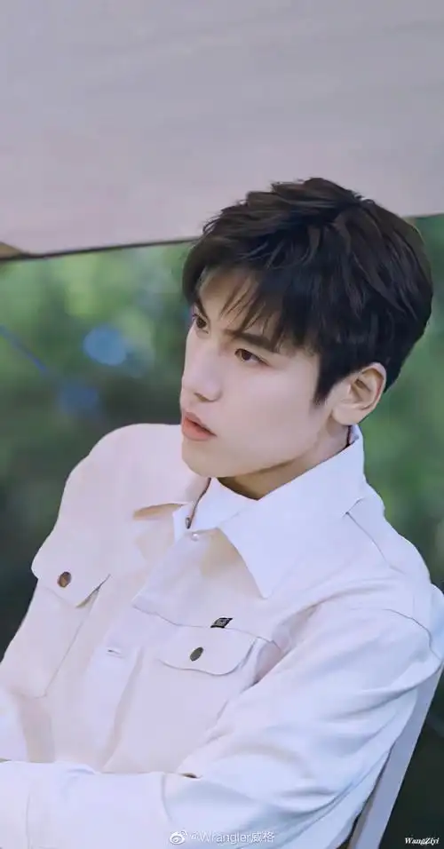 wrangler星引力#悠闲午后,和酷bro@王子异一起解锁干净舒适的clean