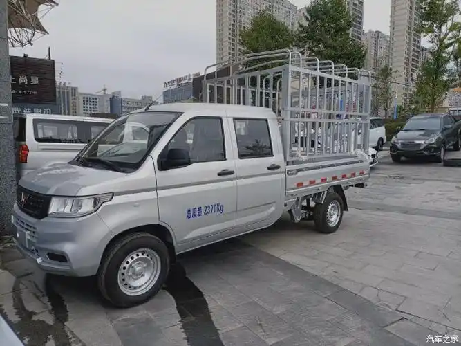 五菱新卡18仓栅车双排油耗高吗