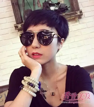 假小子露耳超短发今年最火爆 2019最适合中学生的露耳短发发型图片