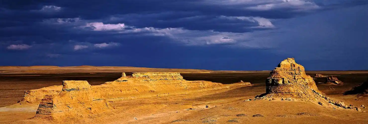 柴达木盆地旅游攻略