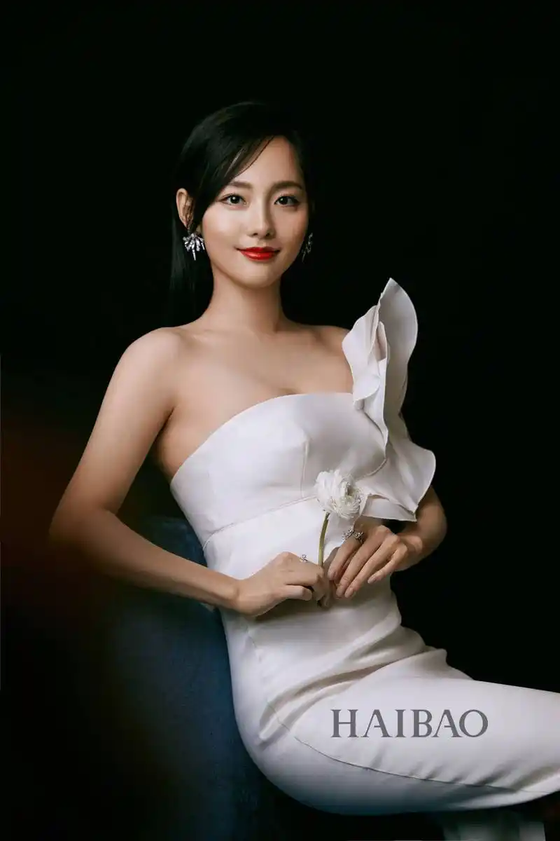 33岁张嘉倪,天使面孔魔鬼身材,优雅性感超级迷人!