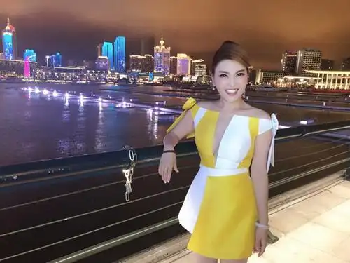 乌兰图雅激情唱响央视最佳时刻2018世界杯燃情之夜