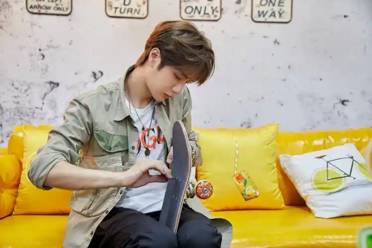 原创八卦爆料王一博杨颖霍建华赵露思黄磊章若楠