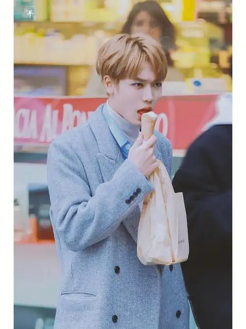 林彦俊小姐姐的花店吃冰淇淋壁纸838