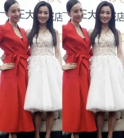 张庭比陶虹还少女穿一款蓬松的雪白纱裙51岁过得像少女