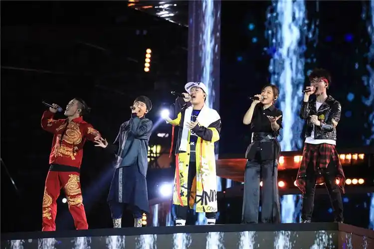 2018《中国好声音》落幕 旦增尼玛夺总冠军