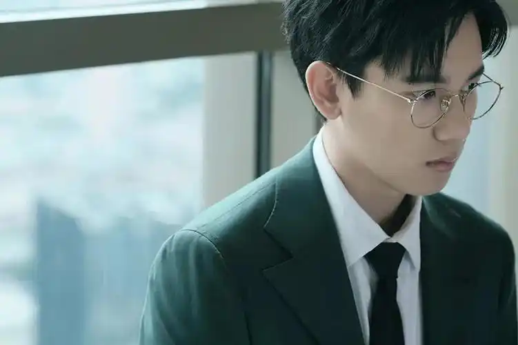 "国民儿子"胡先煦挑梁《棋魂》:演了十多年戏,这是我第一次感到紧张