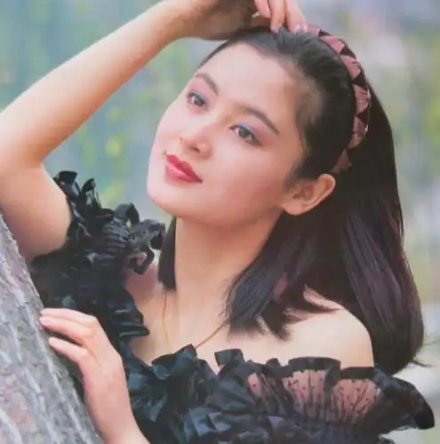 陈红年轻时有多美?在不缺美女的年代,仍被称为"大陆第一美人"