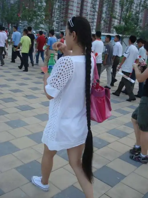 九月出去玩拍的几张长发照