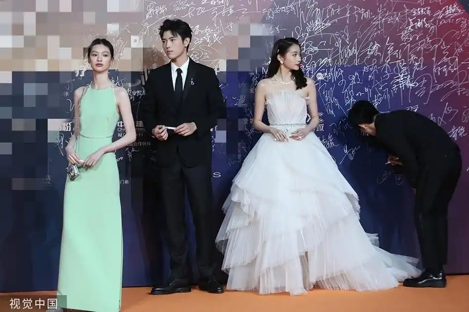 左起邱天陈飞宇关晓彤易烊千玺