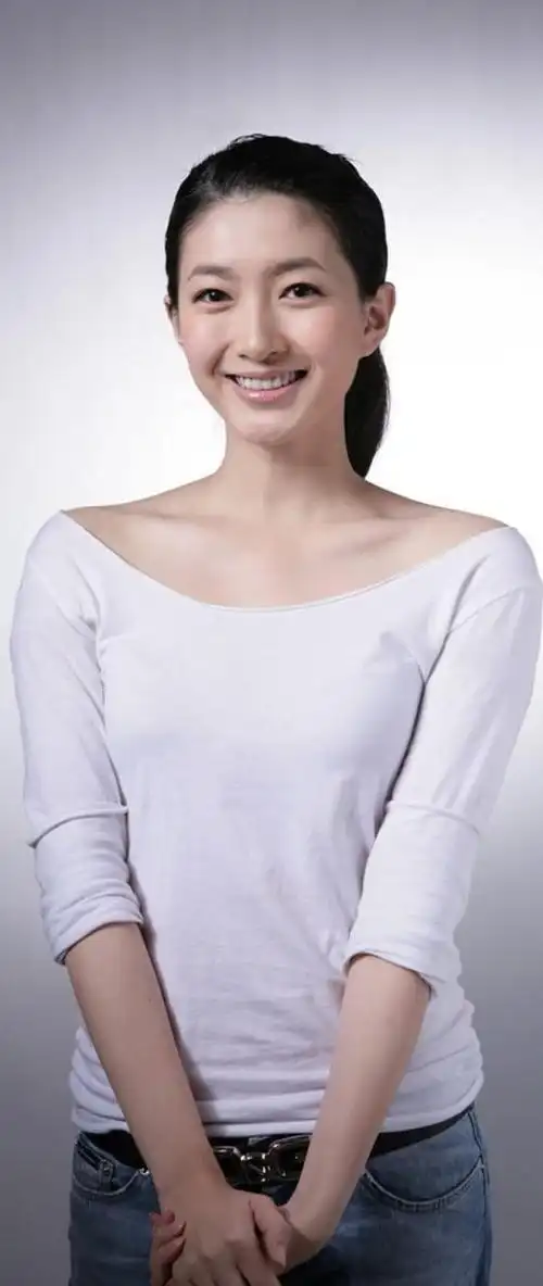 江疏影早年出道时的美照